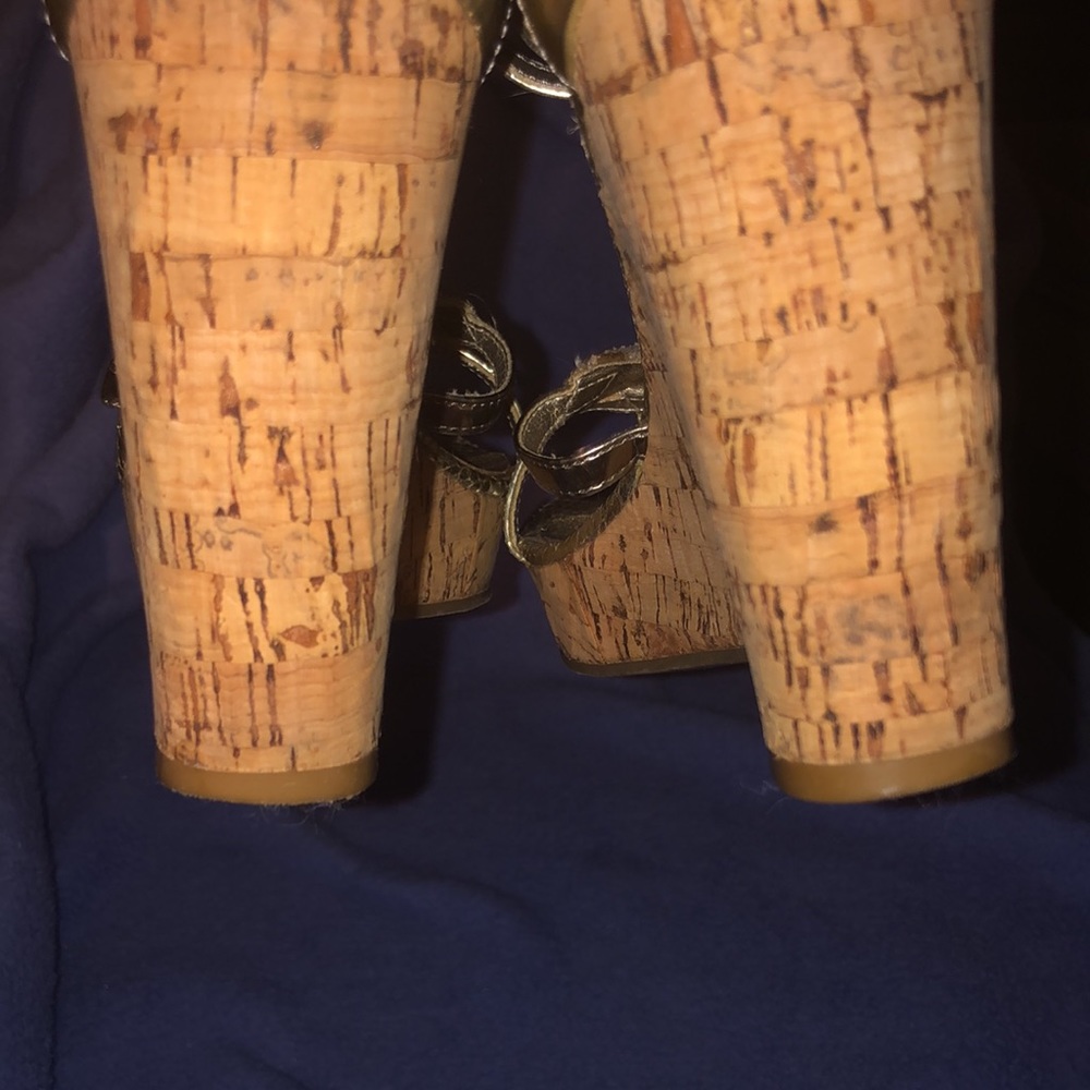 Steve Madden Metallic Gold Platform Sandals - Picture 7 of 9
